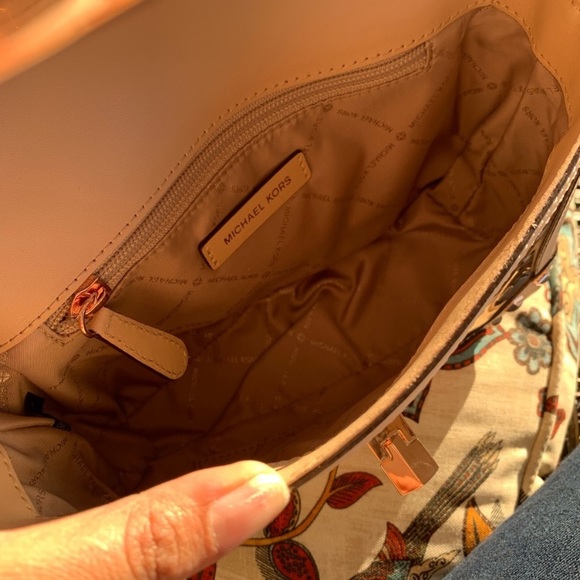 Rosegold MK Crossbody 💖 limited addition - Picture 3 of 6